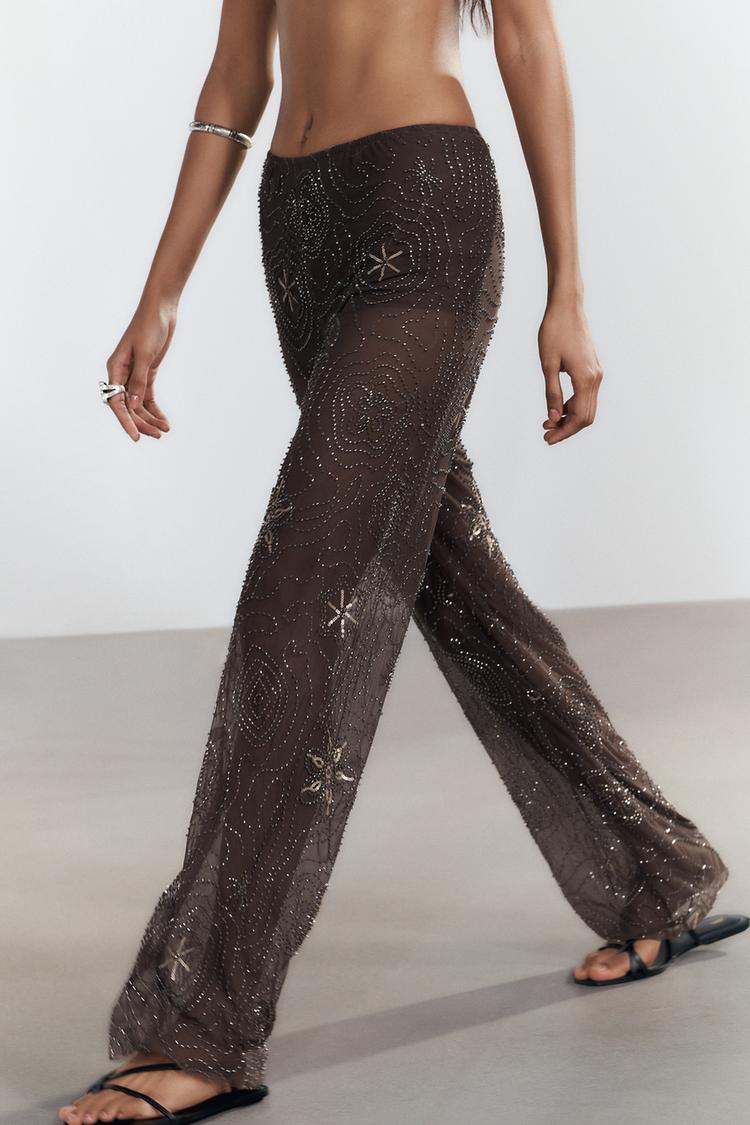 Pantalon en tulle orné de perles et de paillettes