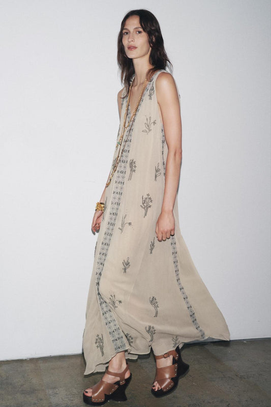 Robe longue avec broderies fantaisie