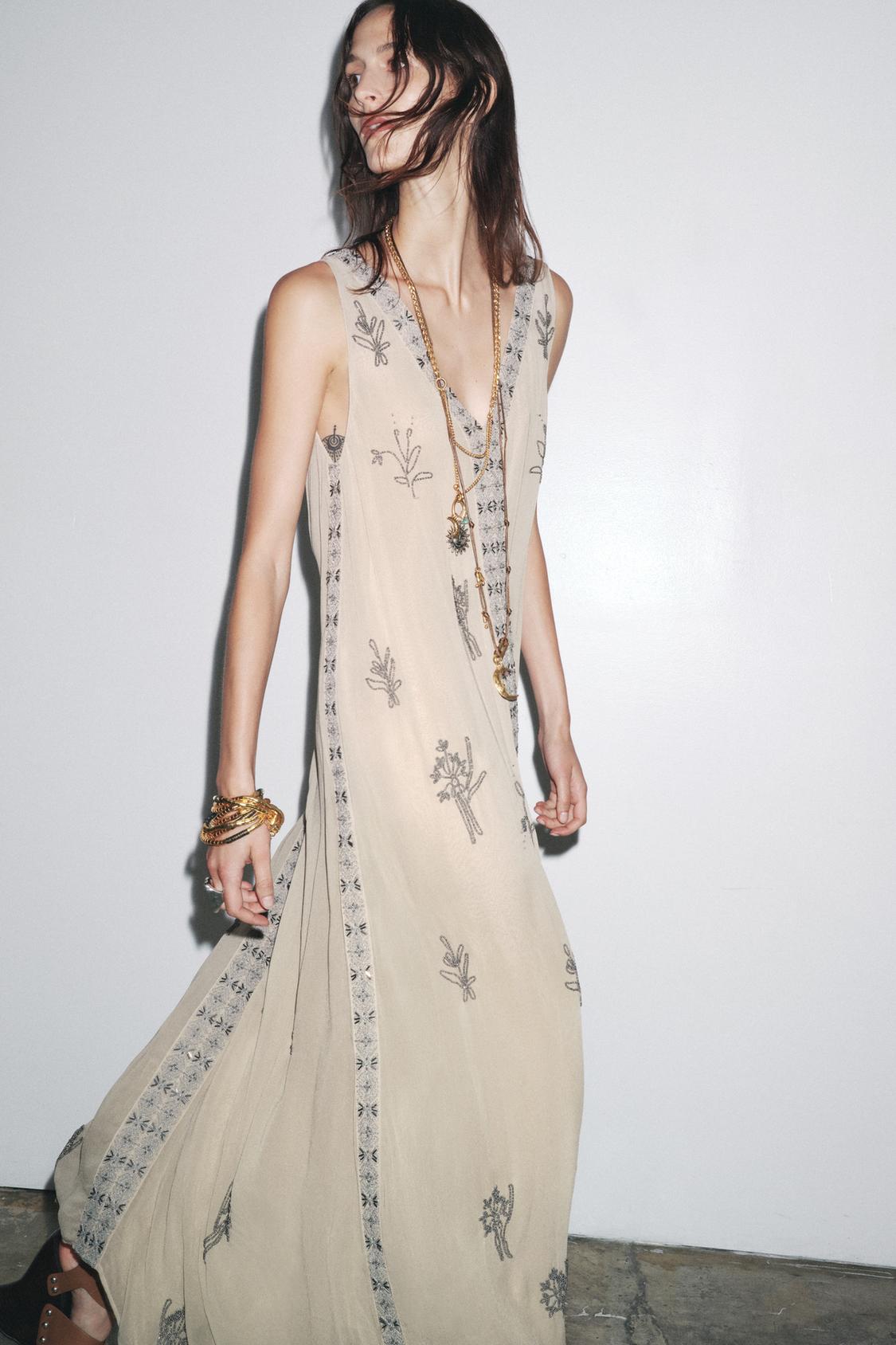 Robe longue avec broderies fantaisie